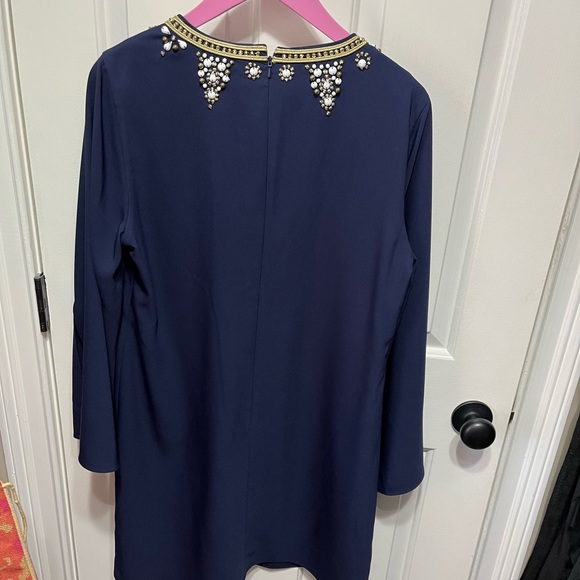Comfortable & flattering Lily Pulitzer dress w/bell sleeves & embellished neck. - Picture 2 of 7